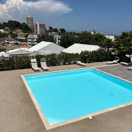 Chez Le Pacha Антиб